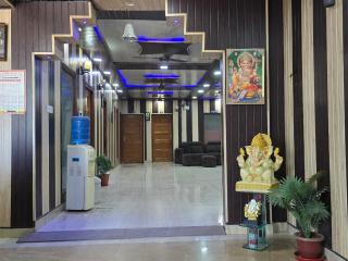 Hotel VS Grand, Greater Noida by UNIQINN - Greater Noida - 9