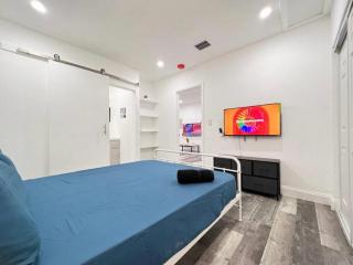 Lux Home near airport beach DWTN midtown wynwood - Miami - 9