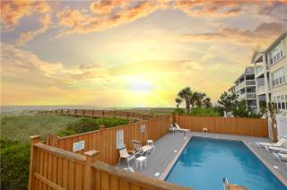 Oceanfront Townhouse with Pool - 8