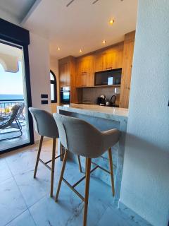 Ocean Breeze Sea View and Balcony - 3
