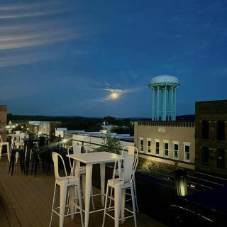 Roof Top On Main - McMinnville - 0