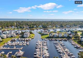 1 bedroom condo in St James in Southport - great amenities - 9