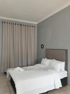Entire rental unit - Pretoria - 3