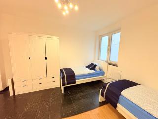 Komfortable XL Ferienwohnung für Familien und Gruppen bis 10 Pers - Erfurt City Hauptbahnhof - gratis Parkplatz - WLAN - 3
