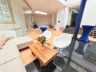 Komfortable XL Ferienwohnung für Familien und Gruppen bis 10 Pers - Erfurt City Hauptbahnhof - gratis Parkplatz - WLAN - 0