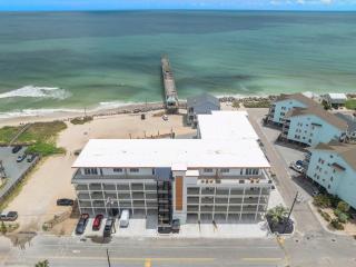 Oceans Edge Oceanfront Vacation Condo with Stunning Views - Carolina Beach - 0