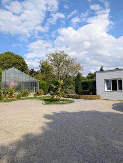 Logement indépendant avec piscine - - 1