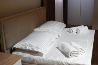 Fly Rooms - Krujë - 9