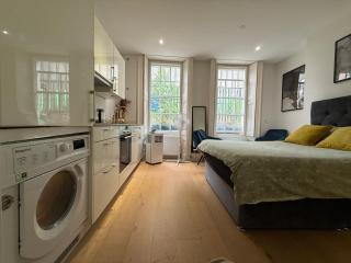 Designer Posh Soho Studio Large Windows next to Regent St & May fair - Londra - 0