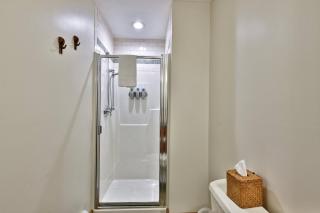 Meyer Chalet de Esqui - Ski-In, Ski-Out 4BR Bear Mtn Retreat with Pool & Fireplace - Killington - 2
