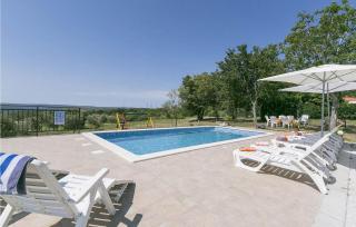 4 Bedroom Amazing Apartment In Labin - Labin - 5
