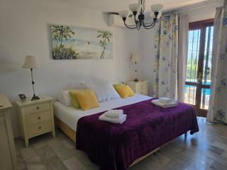 Sea view villa with pool, near beach in Calahonda, Marbella area - Mijas - 3
