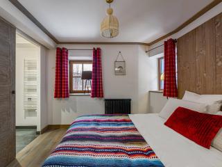 Chalet moderne avec parking et wifi, à proximité des pistes et commerces - FR-1-566-20 - Les Allues - 3