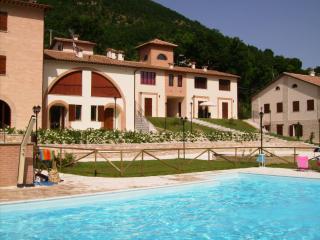 Residence con Piscina Vista Monte Nerone - Piobbico - 0