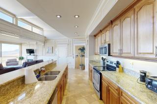 The Modern Oceanfront View Condo #203 - Rockaway Beach - 1