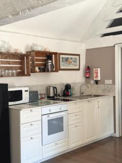 The Smythy - Cotswolds Farm Stay - Lechlade - 2