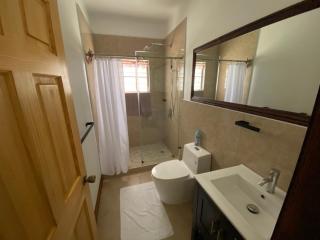 Glenvilla - - 5