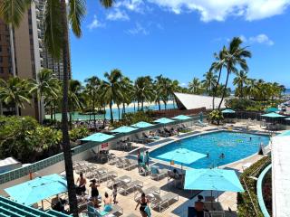 Ilikai Apt 1822-2BR2BA Modern Unit with Ocean &Harbor Views No resort fees - Honolulu - 6