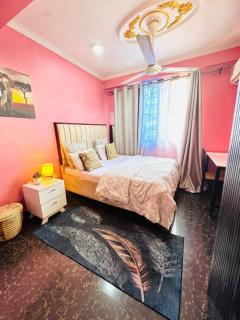 Elegant & Modern 3-Bedroom Apartment Central Downtown Escape - 3