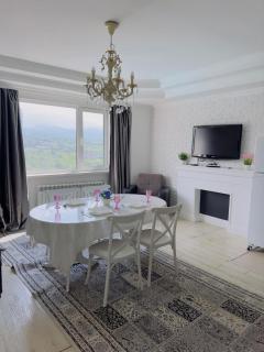 Stylish Mountain View Apartment in Mega Towers Complex - 4