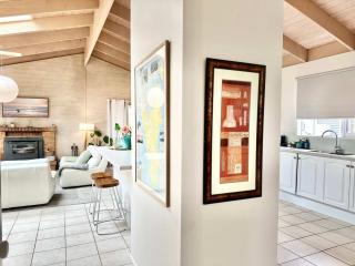 The Vibe Sandy Point Stay 3 Pay 2 Winter Special - 2