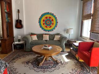 Friendly Abbey Road Retreat - Berwyn - 8