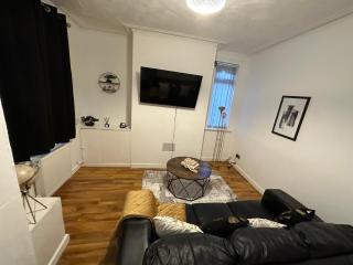 Affordable 2 Bedroom Apartment Close To Coop Live And Etihad Stadium - 9