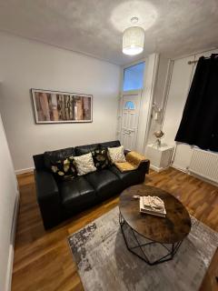 Affordable 2 Bedroom Apartment Close To Coop Live And Etihad Stadium - 7