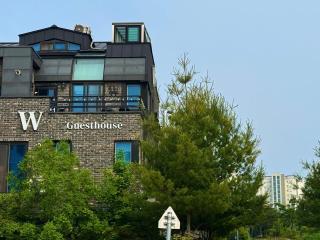 W Premium Guesthouse Incheon airport - Incheon - 5
