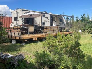 Flex RV, quiet acreage location, close to town - Nisku - 3