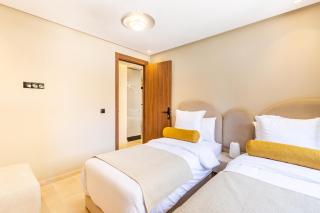 Prestige Apartment in City Center - 4