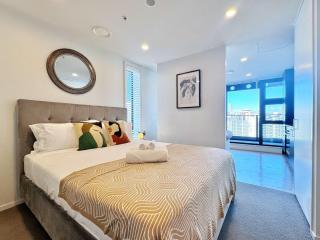 Skytower View Studio on High Level with Pool - 6