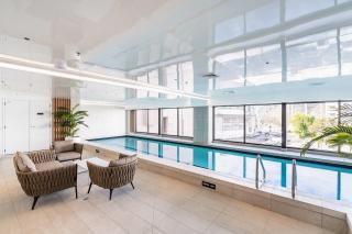Skytower View Studio on High Level with Pool - Auckland - 7