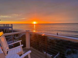 NEW Reno BEACH FRONT 4BD BA Game room Elevator - Carolina Beach - 9