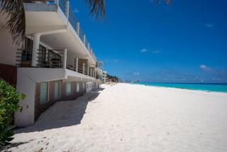 Beachfront Residence with Stunning Views and pool - 6
