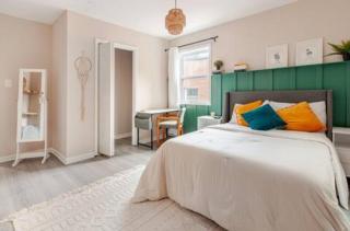 Stylish 3BR Townhouse with Backyard,and Easy Parking - Washington, D.C. - 3