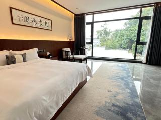 Yangshuo Fuhai Silk Fan Retreat - Grand 5-star Li River Resort with rooftop pool & rare painted fan heritage beside - 9
