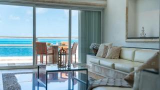 4BR Beachfront Beautiful House w/ Pool - 8