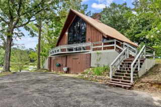 Lakefront Privacy - Pets, Hot Tub, Fishing, Boats - 1