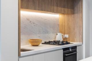 Sleek Stylish CBD, Heated pool, Gym, Sauna, Steam - Melbourne - 5