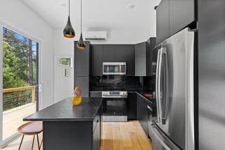 Woodstar Tiny House 1br1ba Deck & Pool Access - 8