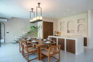 Villa Padang Senang - Tropical Luxe 3BR, Short Walk to the Beach - 5