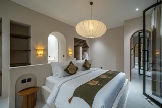 Villa Padang Senang - Tropical Luxe 3BR, Short Walk to the Beach - 6