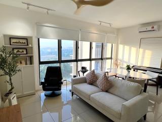 NEW Designer Condo - Panoramic Forest View - Steps To IOI City Mall - Your Best Urban Retreat - Putrajaya - 9