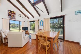 Malua Bay Treehouse, Walking Distance to Beach - Malua Bay - 2