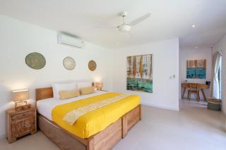 Elsies Villa - With Cook, Butler, Private Gym and Pool Table - Canggu - 6