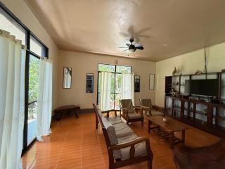 Victordelia Hilltop Hostel - San Vicente - 1
