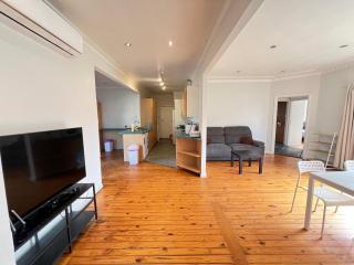 Cozy Queen Room next to Shopping Centre and Station - SH5 - Toongabbie West - 7