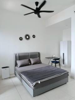 Netflix - City View Studio with Skypool, Free parking and 5 mins to MRT - Kuala Lumpur - 5