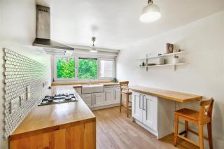 Spacious & stylish 3 bed duplex flat in London - 2